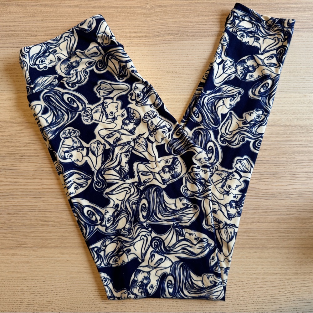 LuLaRoe Women One Size Leggings Disney Princess Limited Edition Navy